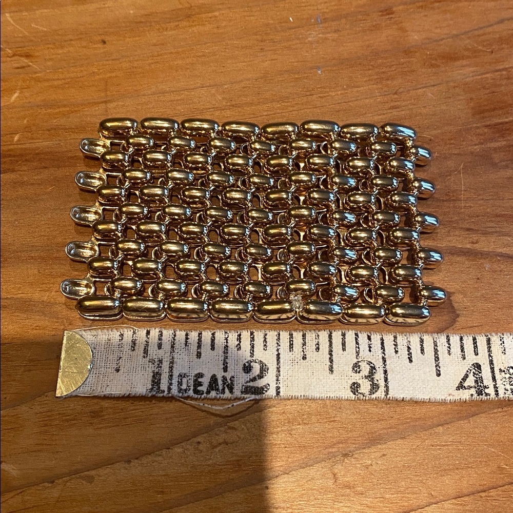 Gold colored stretchy Cuff Bracelet - Picture 6 of 7